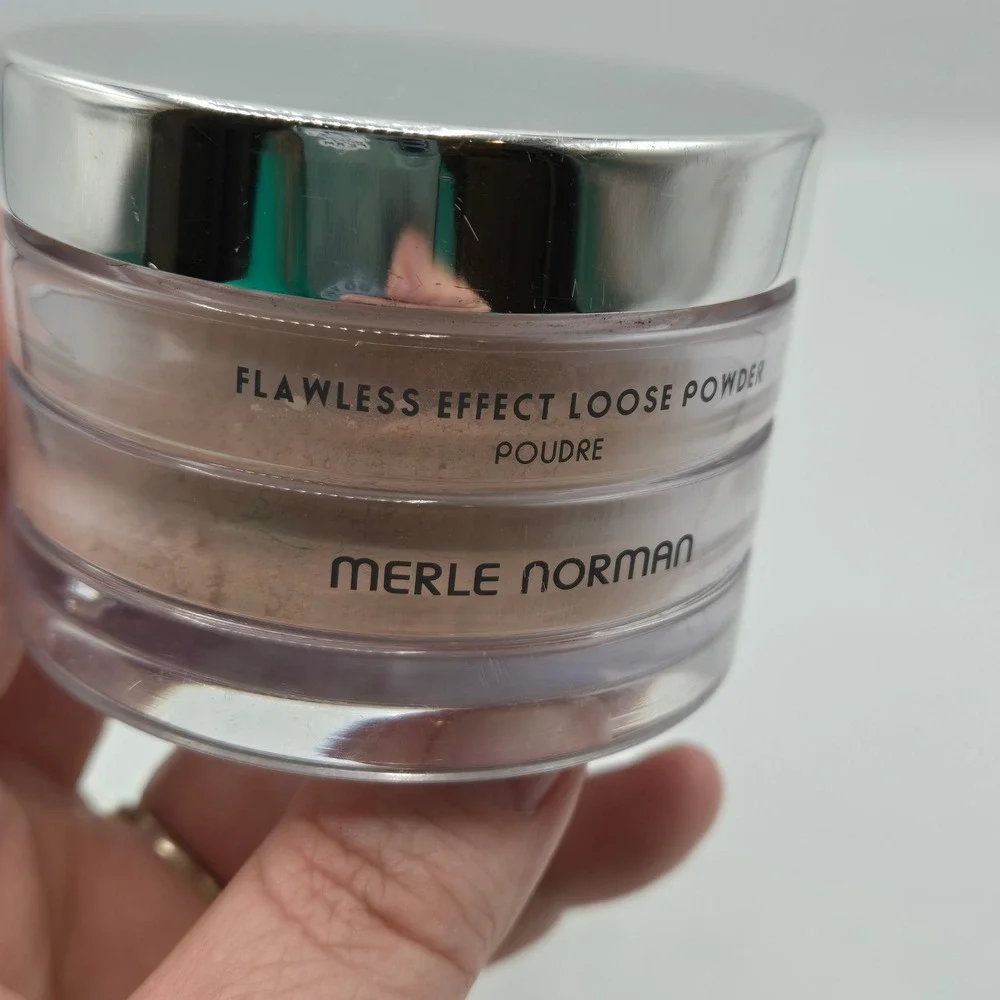 Merle Norman Flawless Effect Loose Powder Translucent Used